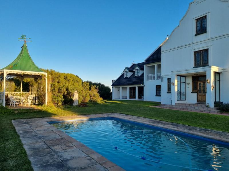 15 Bedroom Property for Sale in Aalwyndal Western Cape